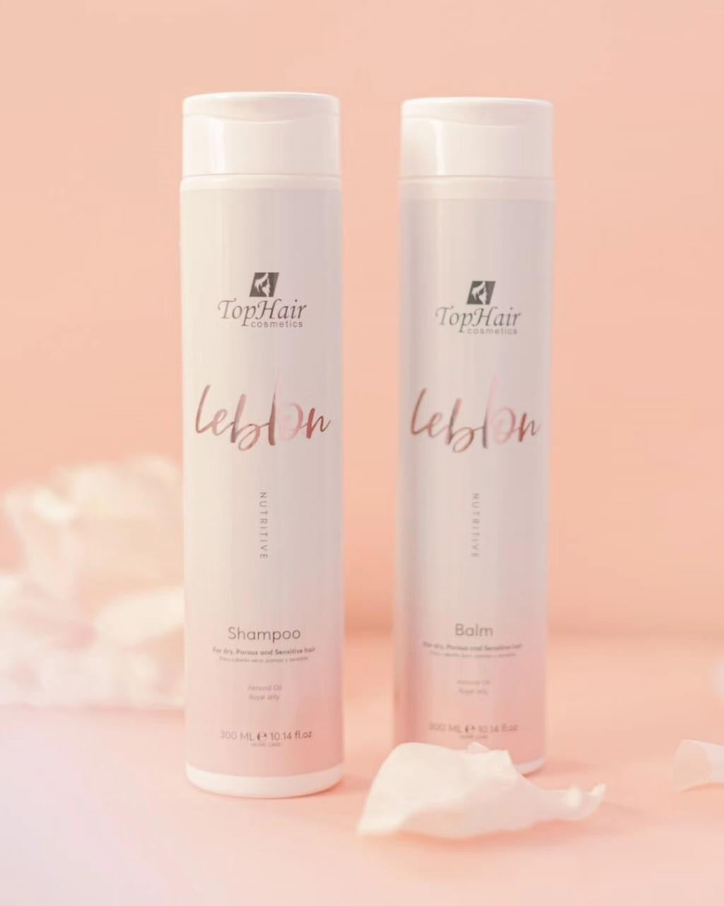 Een set bestaande uit shampoo, conditioner en haarmasker.